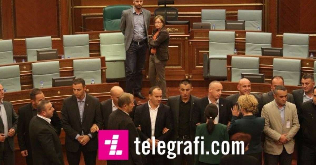 Sigurimi I Kuvendit Ka Larguar Deputet T Pantina E Konjufca Telegrafi