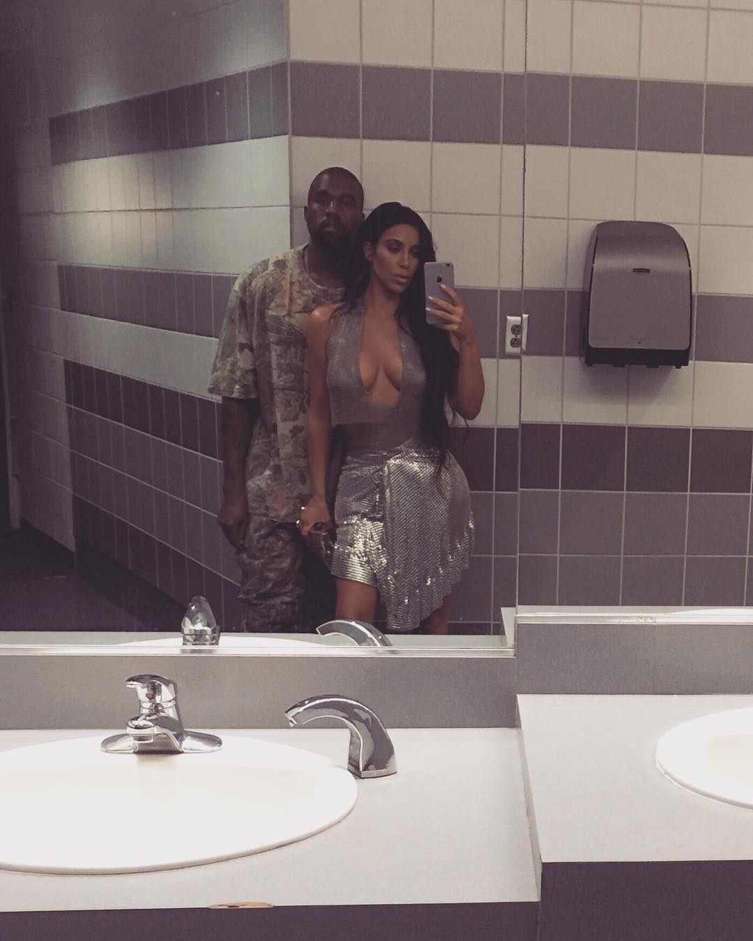 Kanye West si mysafir special në selfie, 17 shtator