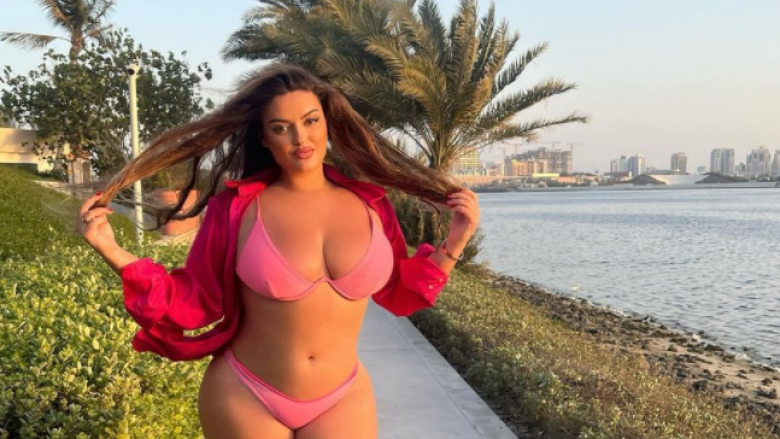 Enca Haxhia Vazhdon T Sjell Fotografi T Tjera Me Bikini Nga Pushimet N Dubai Telegrafi