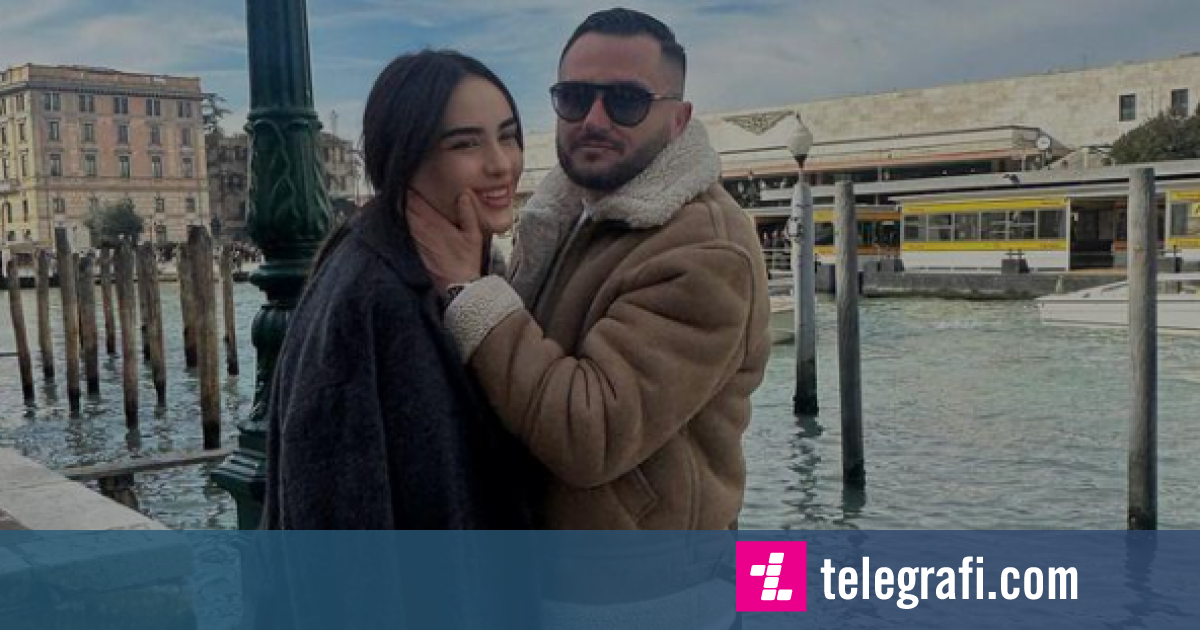 Në fotografinë krah Bes Kallakut Xhensila Myrtezaj me dedikim prekës