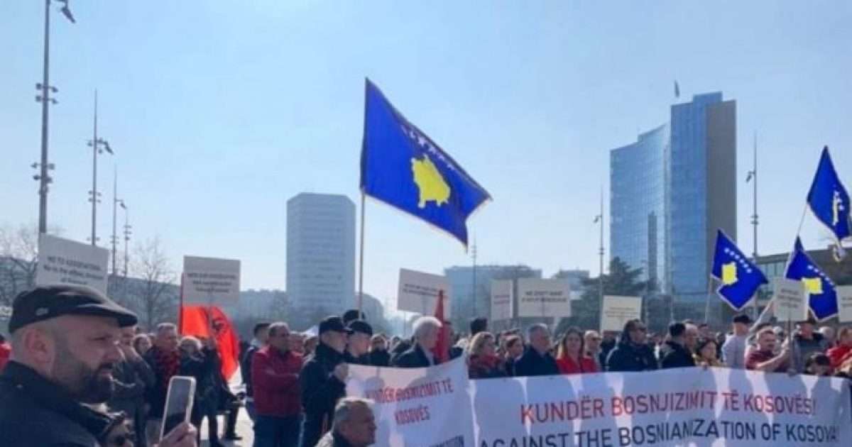 Mërgimtarët në Gjenevë protestojnë kundër Asociacionit Telegrafi