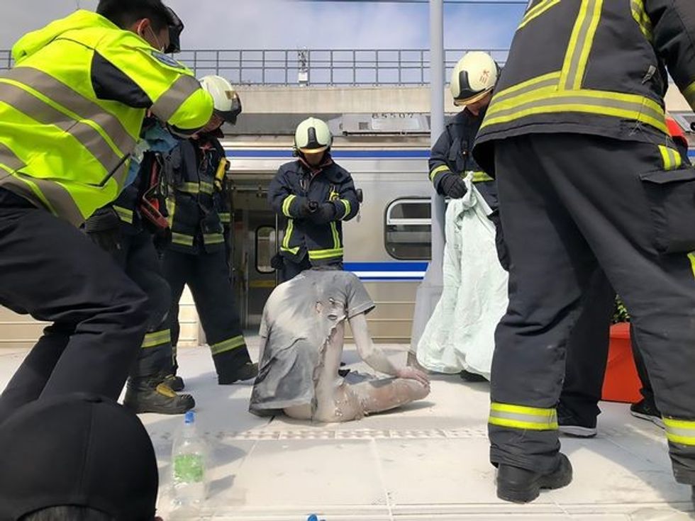 0 AsiaWire TrainShock 07