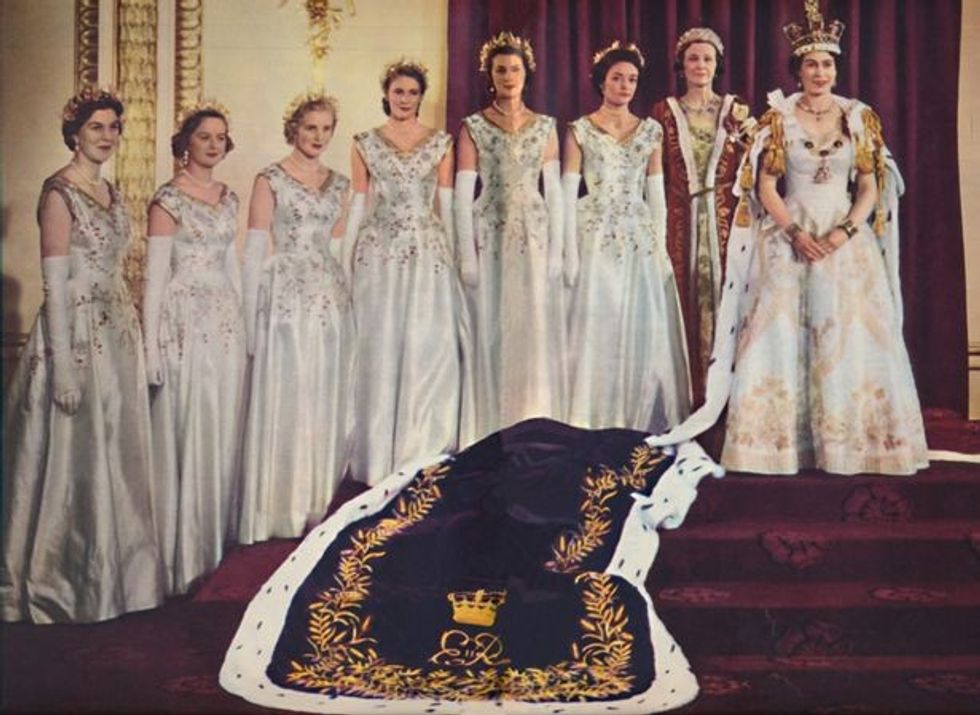 0 Her Majesty The Queen With Her Mistress Of The Robes And The Six Maids Of Honour