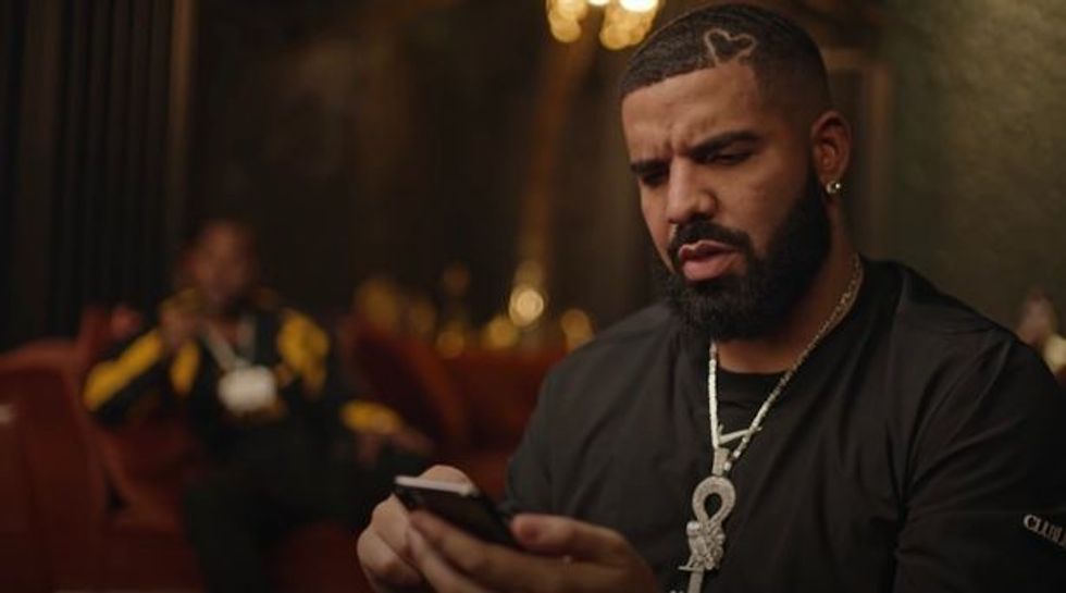 0 Justin Bieber lip syncs lyric name 1