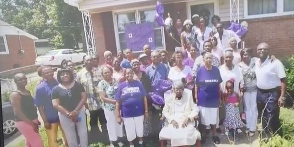 0 Oldest woman in the US celebrates 116th birthday with a drive thru party also has 200 great grandki