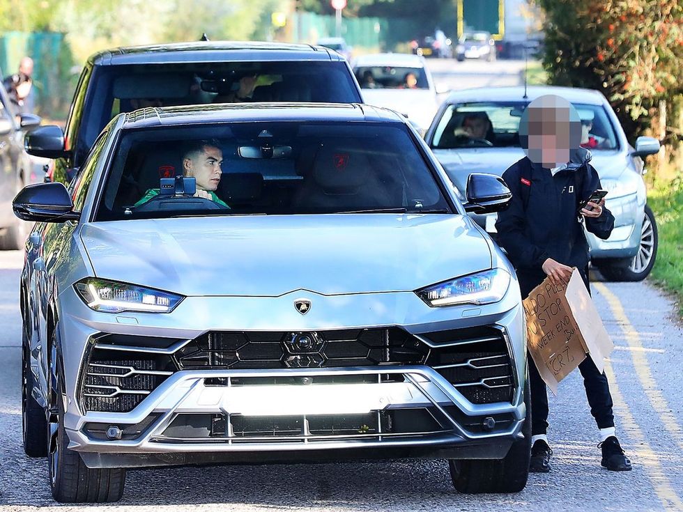 0 PAY ECE 4 MAN UNITED SATURDAY