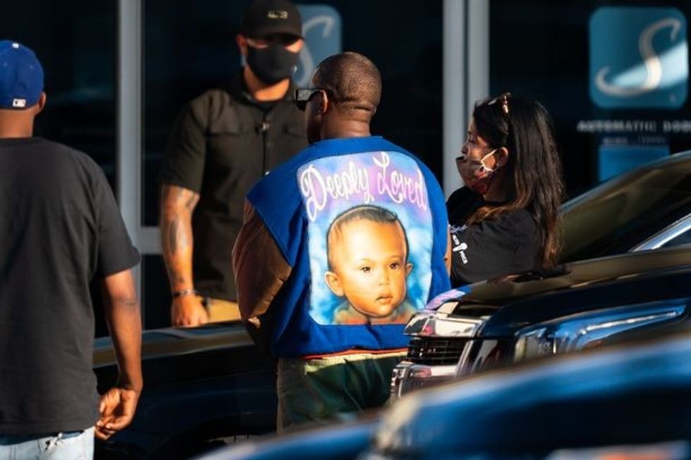 0 PAY Excl Kayne West NY Sighting 4