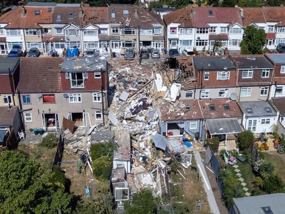 0 PAY Two Houses destroyed in Thornton Heath explosion 1