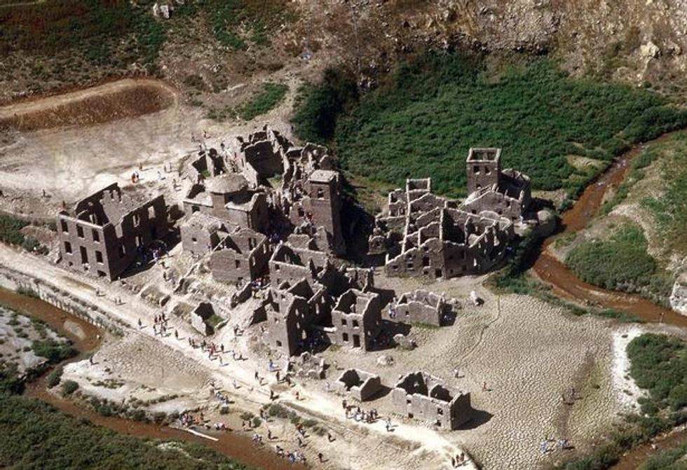 0 shutterstock editorial 233792a