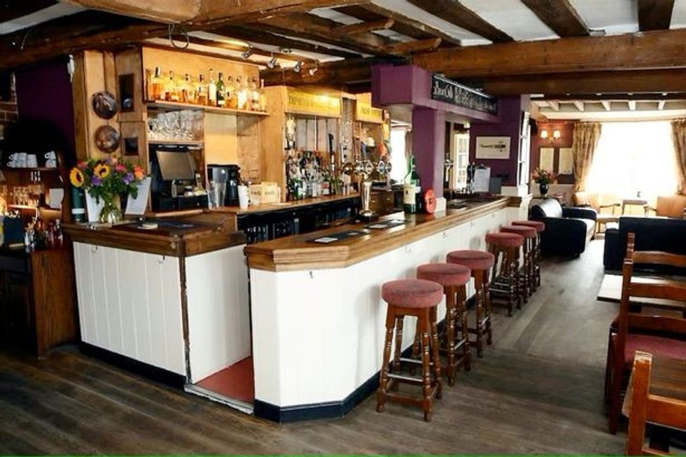 0 SWNS HAUNTED PUB 06