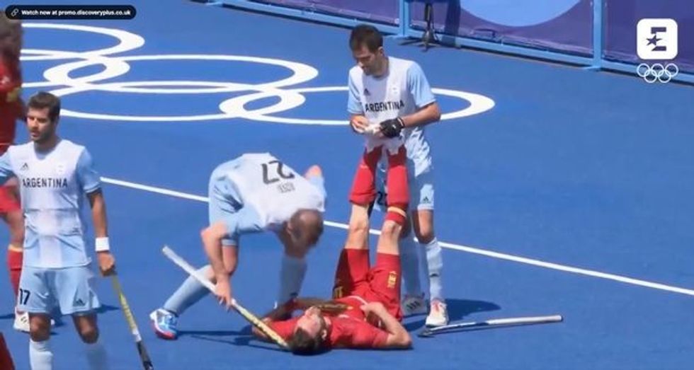 0 Tempers were running high at the end of the Olympic mens hockey clash between Argentina and Spain
