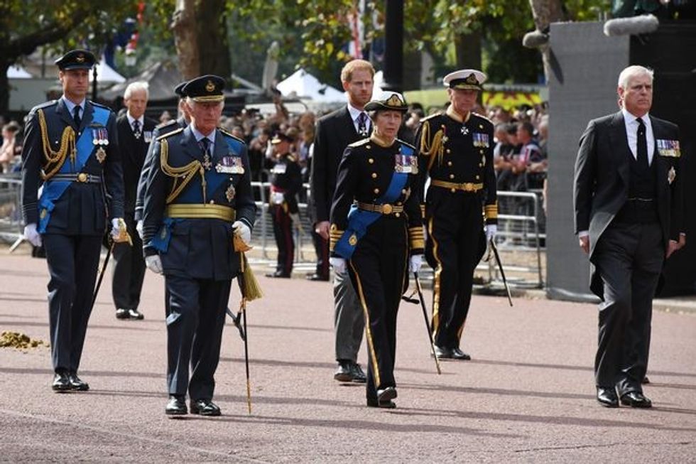 0 The Coffin Carrying Queen Elizabeth II Is Transferred From Buckingham Palace To The Palace Of Westmi