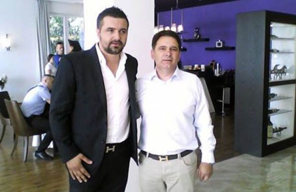 00 12 1469127500777772796