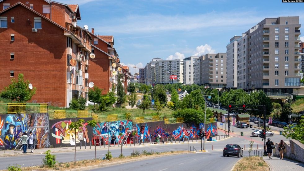 01000000 0a00 0242 a580 08db90ff4987 w1597 n r0 st s