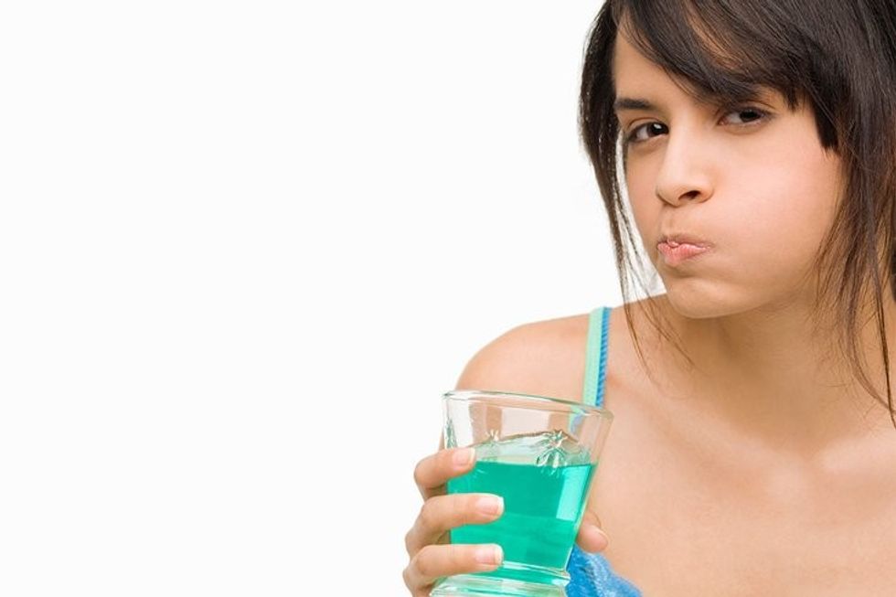 09052019 mouthwash gargling SPS.2e16d0ba.fill 1