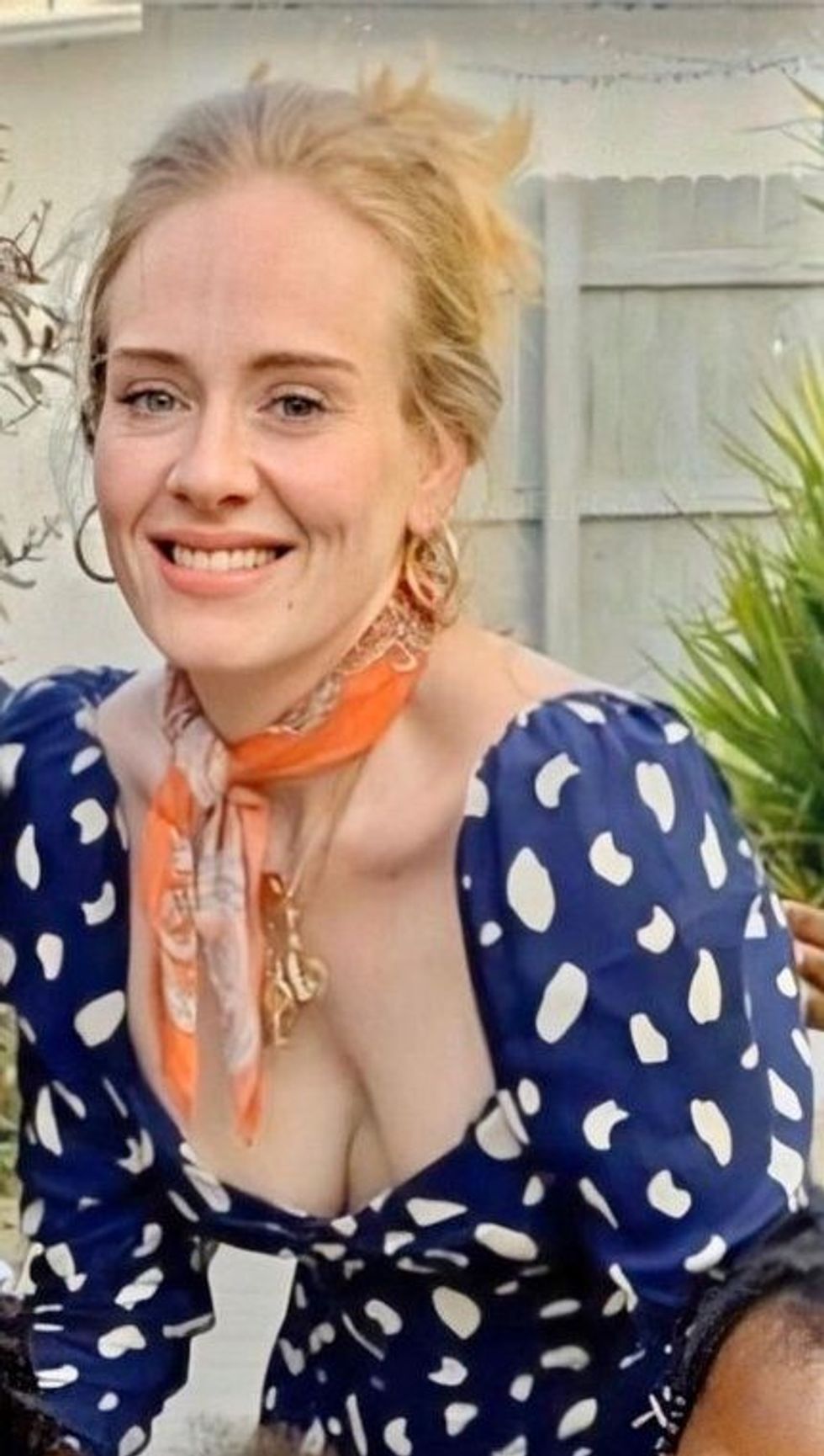 1 Adele flaunts weight loss on holiday e1588704583244