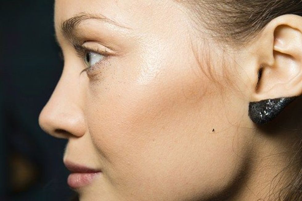 1_ear_make_up_Anthony_Vaccarello_ss15