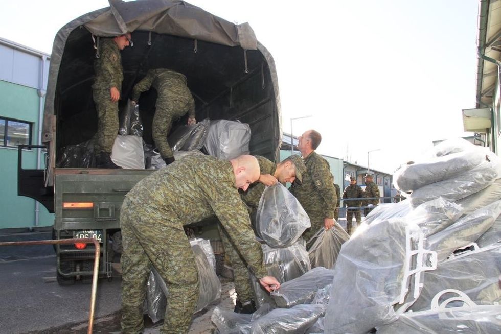 1. FSK ja e ndihmon Shqipërinë me pajisje për strehim