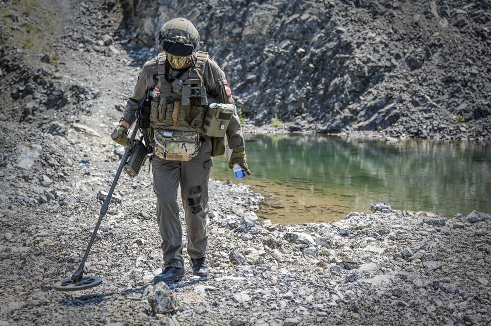 1 KFOR Austrian EOD operator
