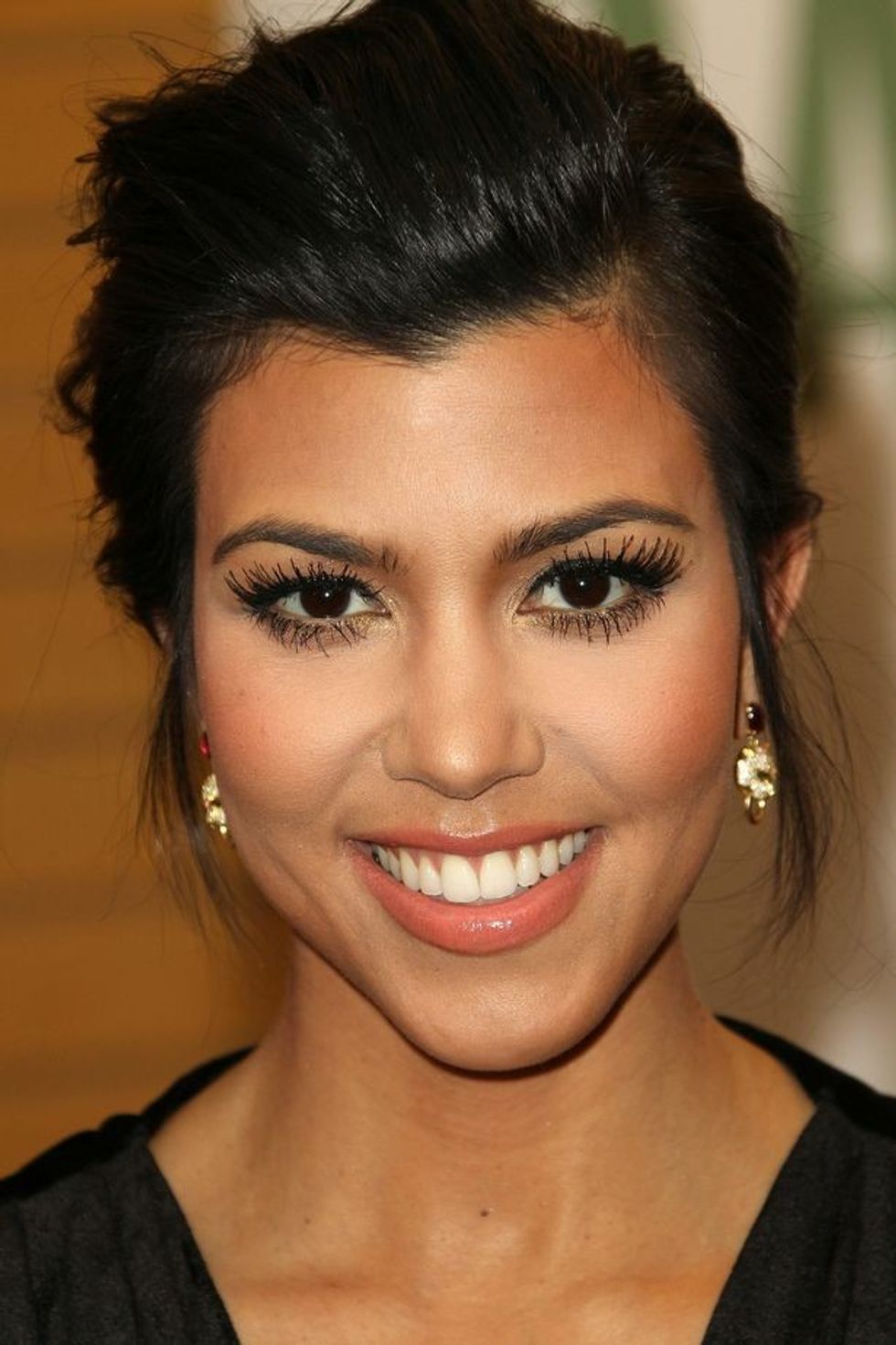 1 Kourtney Kardashian Khloe Kardashian Book Signing For Kardashian Konfidential