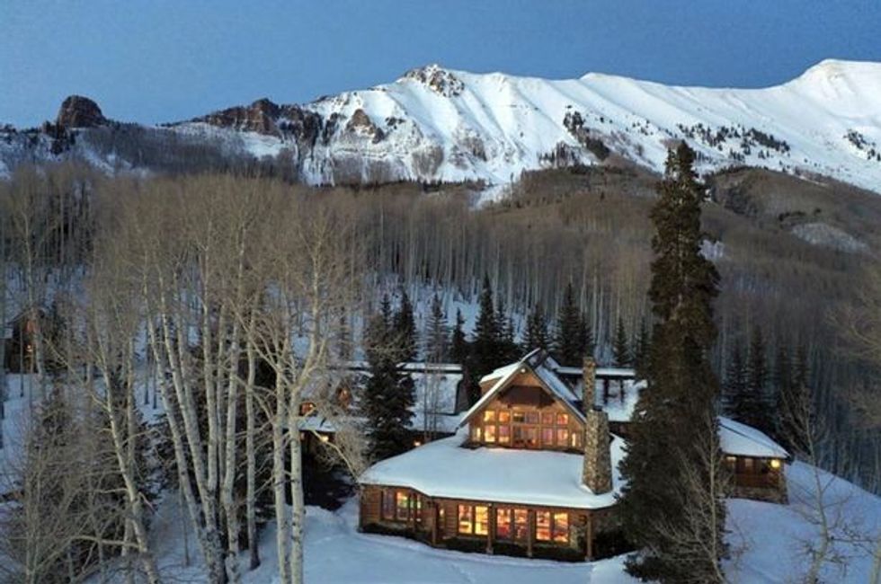 1 PAY Tom Cruise Is Selling His Telluride Estate For 395 Million Dollars