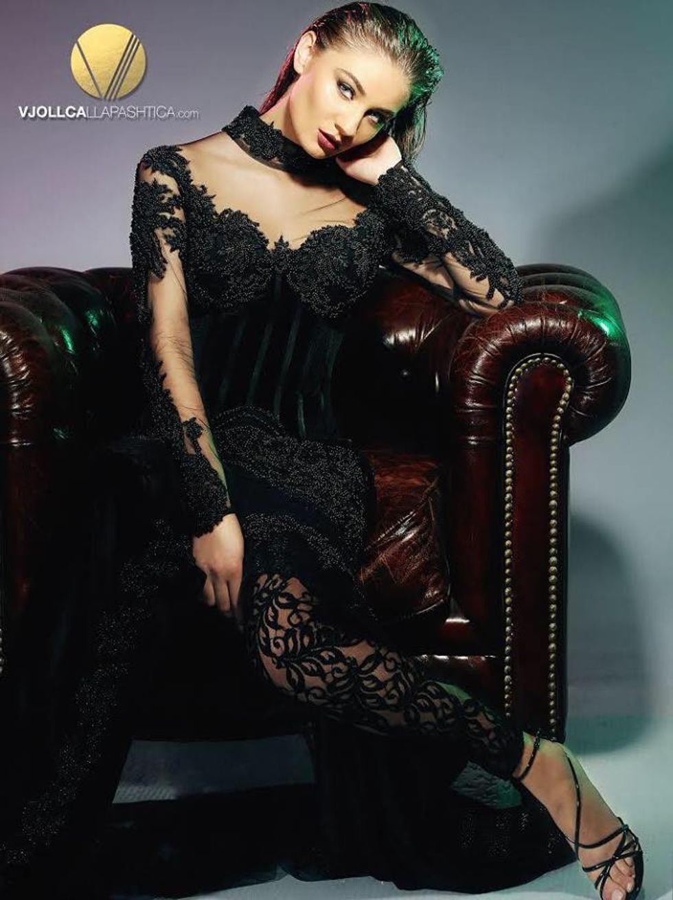 1. Vjollca Llapashtica me koleksion të ri të quajtur “Statement new generation 2018”