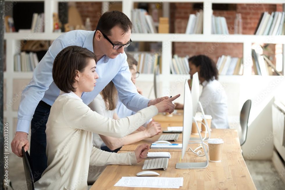 1000 F 232081226 PcsDlfEW85Xr1dqwELivJIL4DjQFoj63