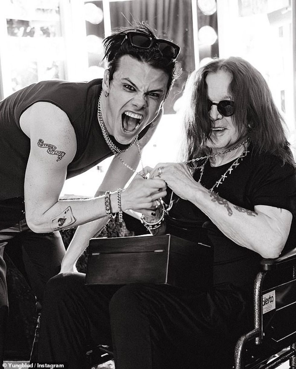 100836221 14961737 Ozzy Osbourne s protegee Yungblud has shared a picture of the gi a 36 1754036582447
