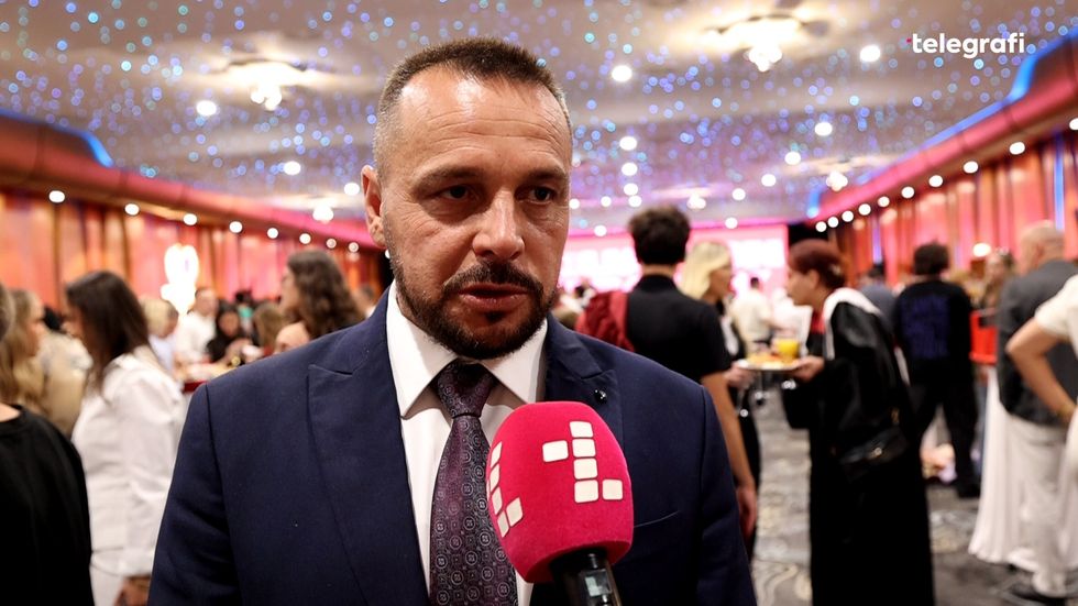 100CANON.00 04 22 14.Still004