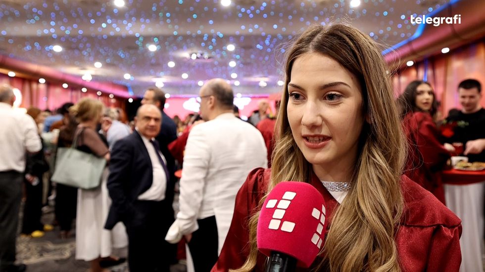 100CANON.00 04 50 33.Still003