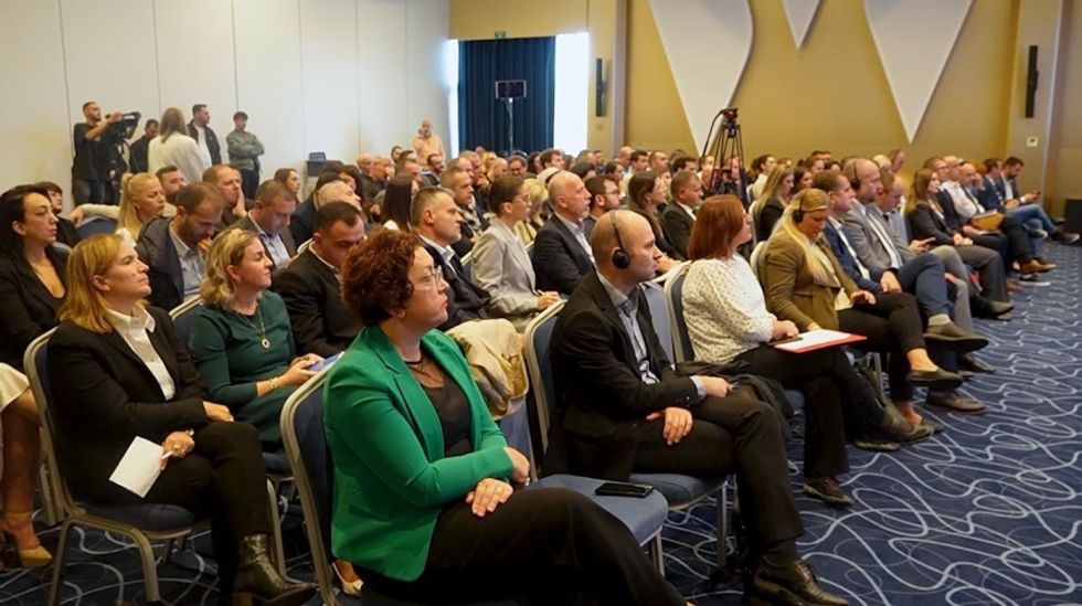 101e19c7 c0b3 4095 925f 6856ea16a67a 1