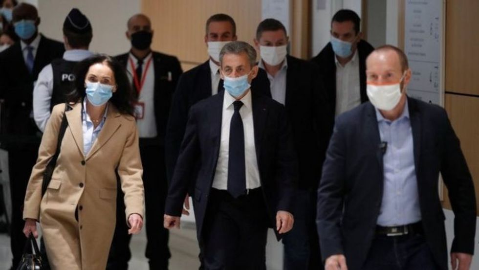 115610756 hi064472382 1