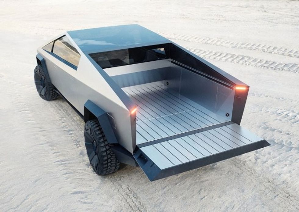 11565689686037da3a33326868723772 v4 big