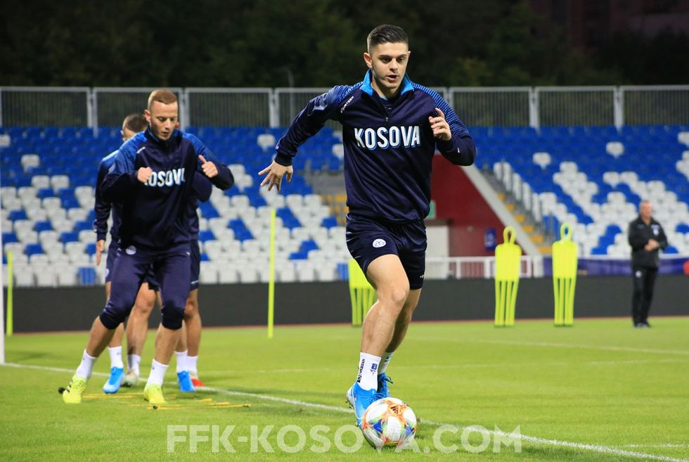 11tet stervitje kombetarja a 1