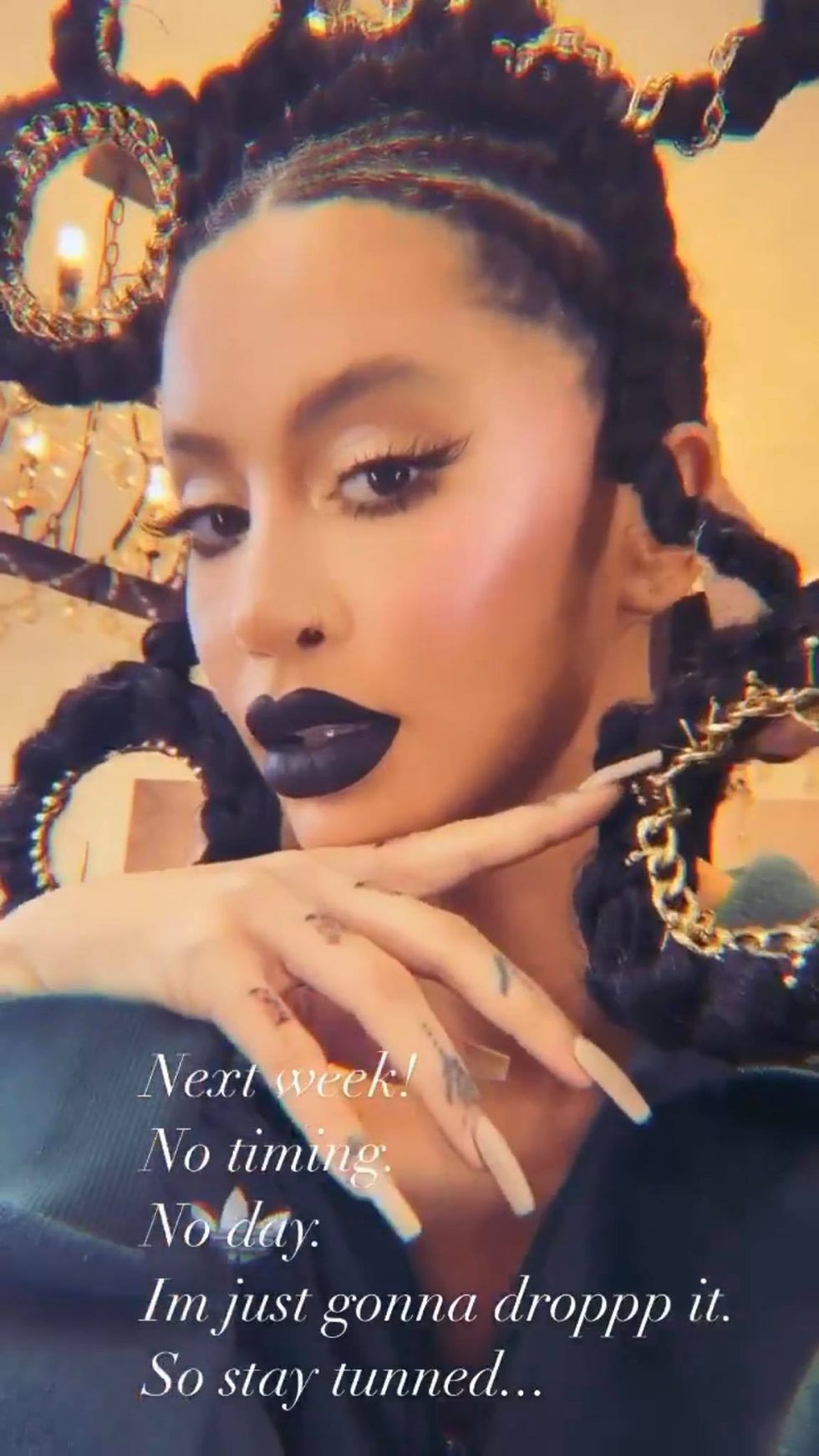 121579651 378481403510740 8001132517143847345 n