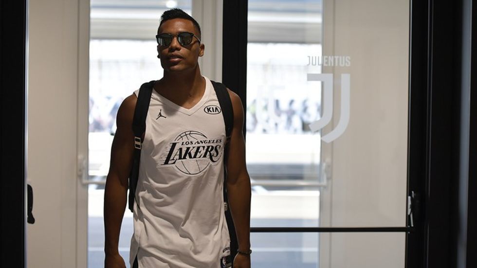 122537557 9e9f874e 9f6a 432e b1cd ec953e0d226d