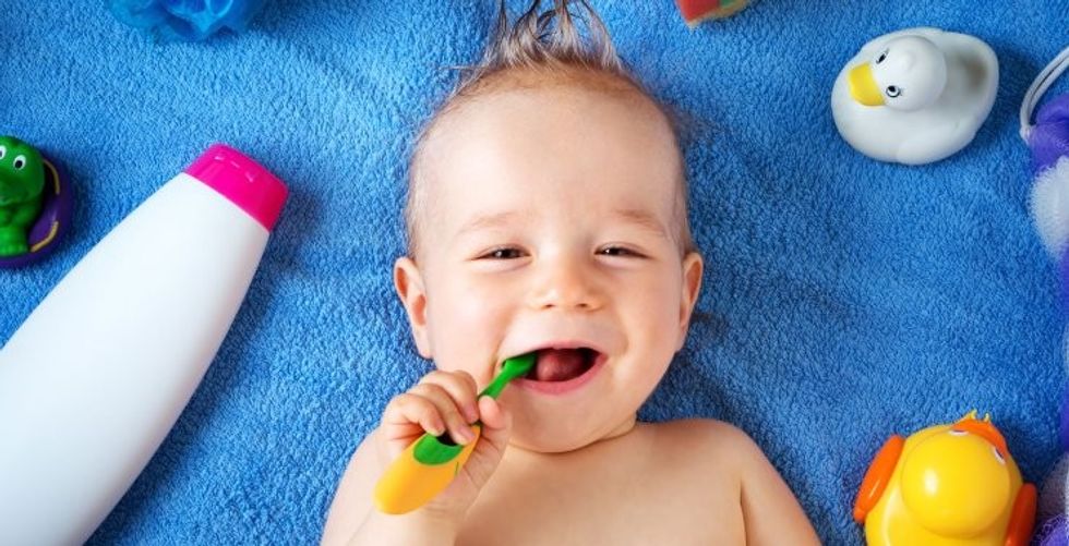 1236 baby teeth brushing medium