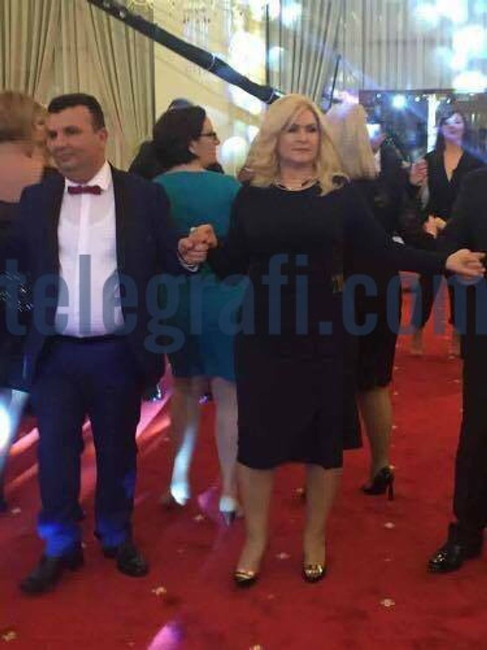 12910350_10207171584620987_1212074877_n