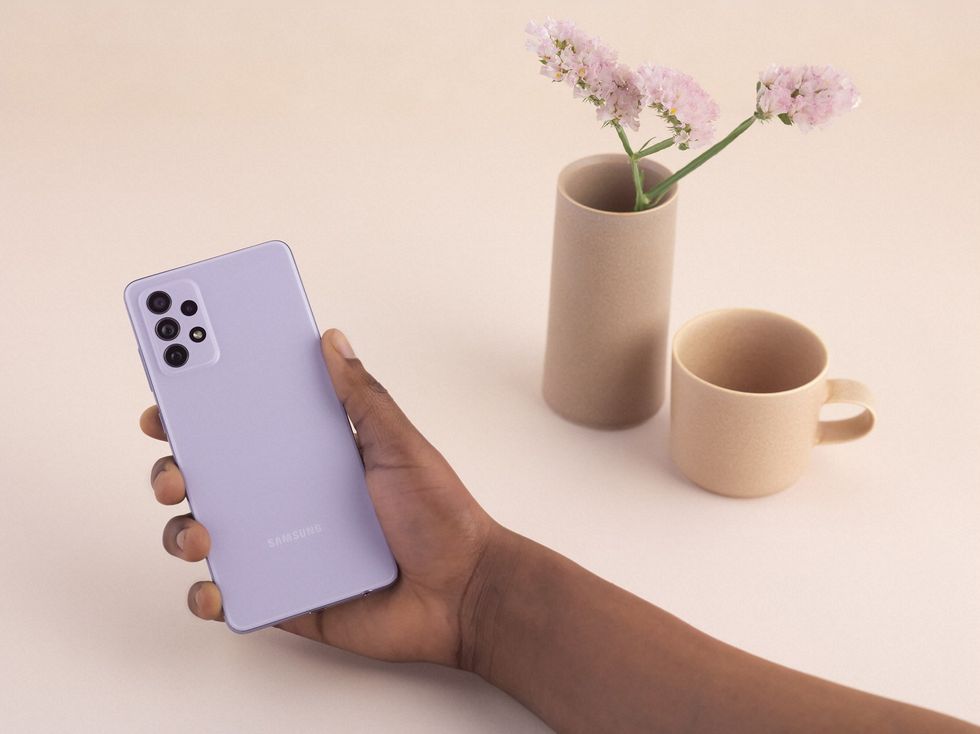 13 galaxya72 handson violet 210310014438