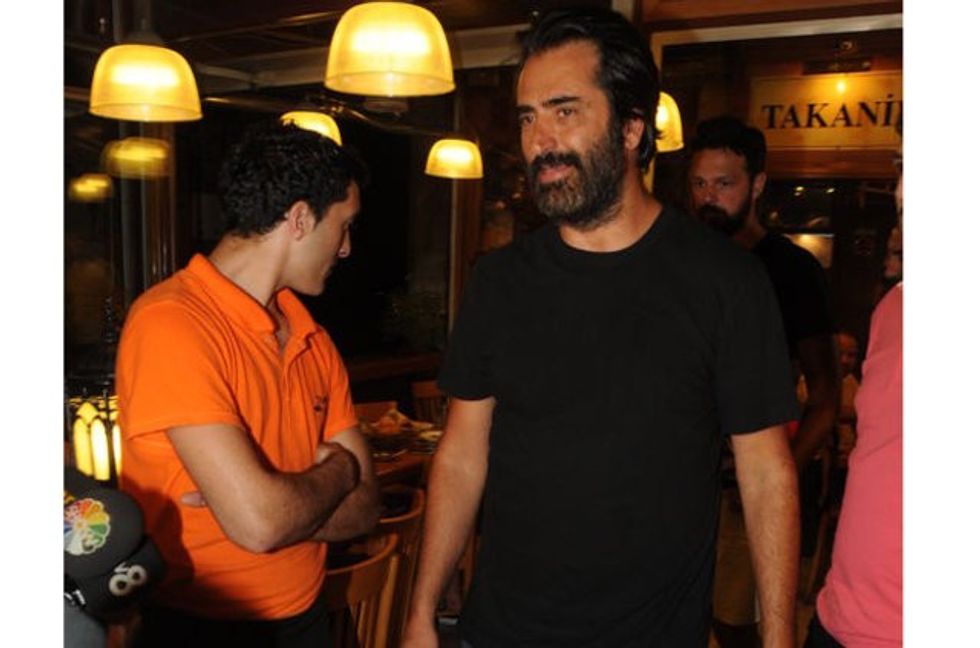 1398426 2bd8979e52bd8f09d9c79729c16eff10