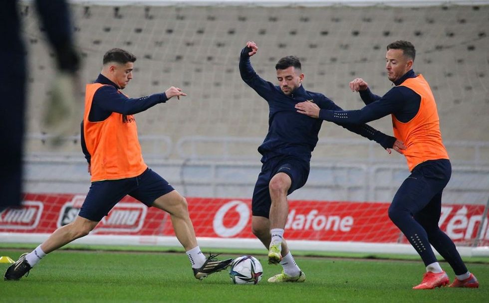 13nentor stervitja athine3 1