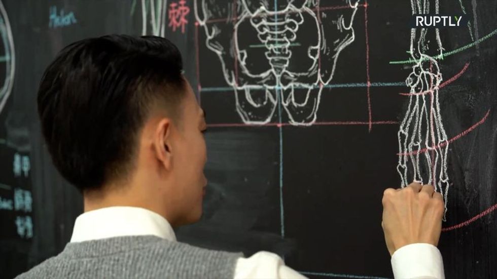 1412profesor anatomije lagano do sutra.00051919.still1141 1