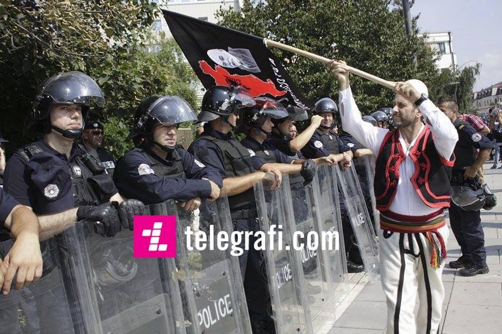 14182175_1282466435121062_1840712452_n