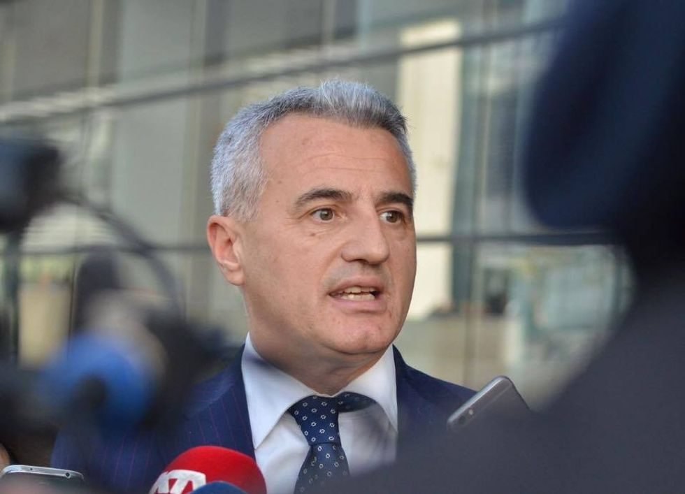 14182379_1063131433741594_803507463_n