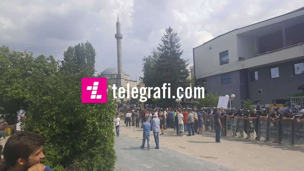 14191778_1282592621775110_188789646_o