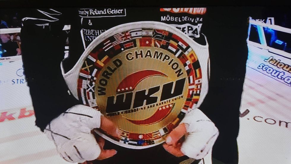 14274287_1292539080759047_1228202026_o