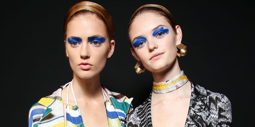 1452186870 hbz charting blue eye shadow 00 index