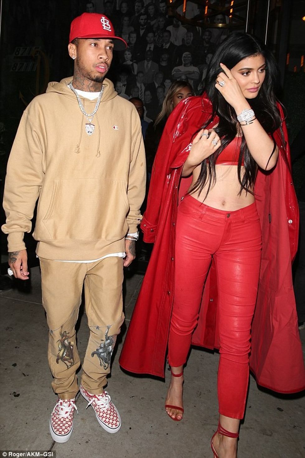 1481394451_kylie1