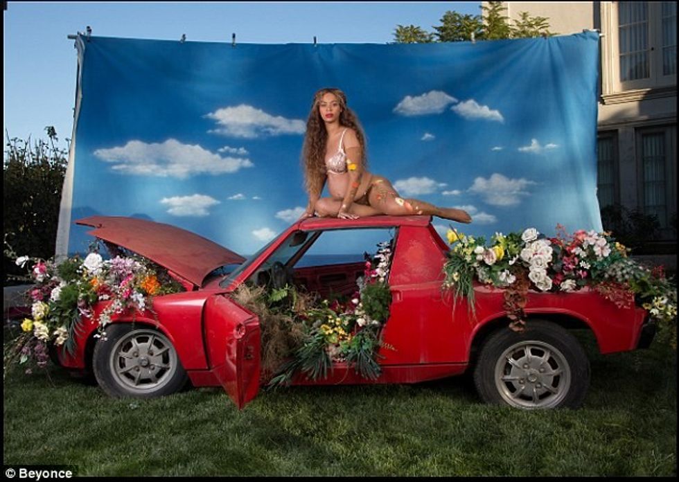 1486041602 beyonce6