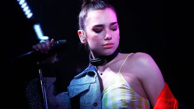 2017/04/Dua-Lipa-live-2017-billboard-1548.jpg